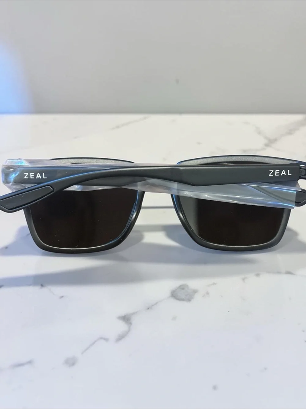 NWT Zeal Black Rectangular Polarized Sunglasses - Picture 1 of 3